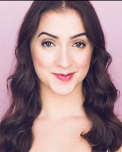 Adriana Pannuzzo Headshot