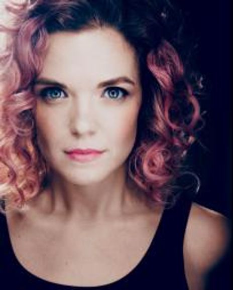 Justine Aronson Headshot