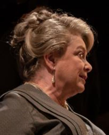 Caroline Gruber Headshot