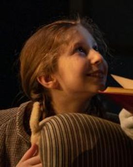 Maya Larholm Headshot