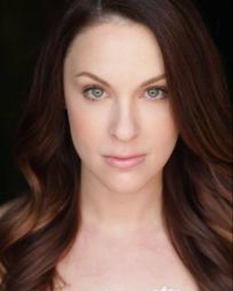 Emilie Lynn Headshot