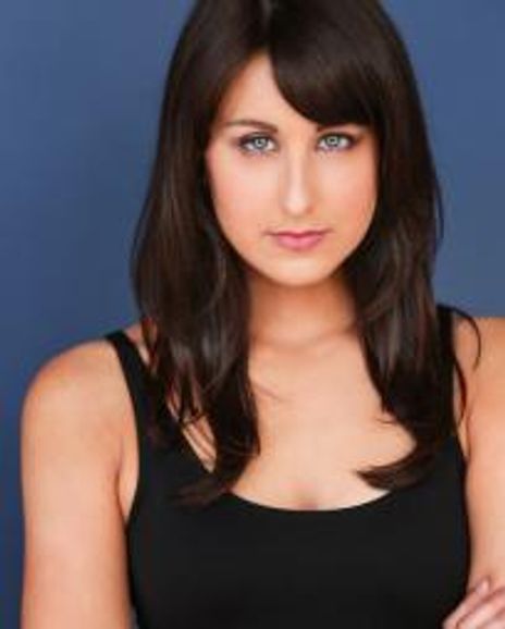 Tova Wolff Headshot