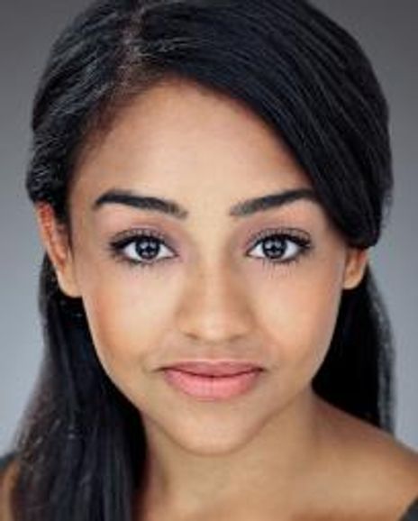 Stephanie Gomerez Headshot