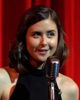 Chloe Howard Headshot