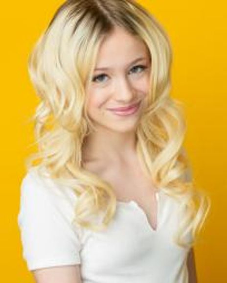 Carmen ANN NOLD Headshot
