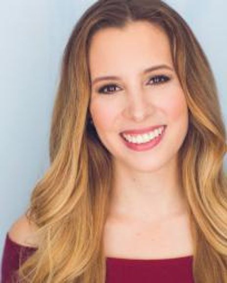 Jennifer Pernia  Headshot