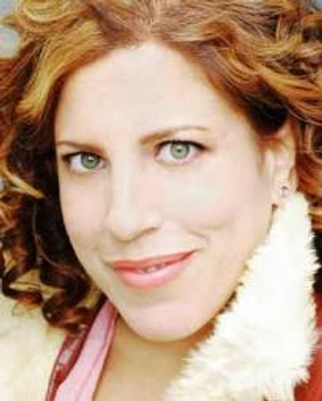 Raquel Cion Headshot