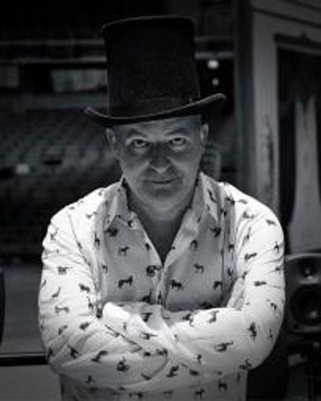 Julian Bigg Headshot