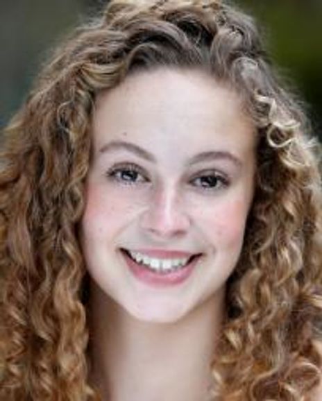 Camila Escobar Headshot