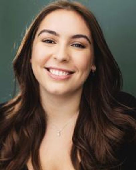 Deana Taheri Headshot