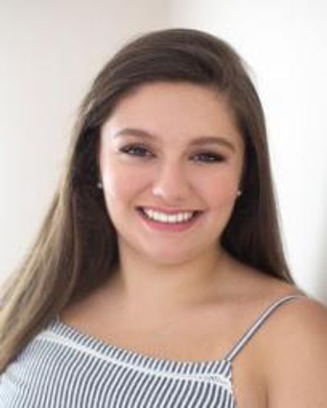Danielle Russell Headshot