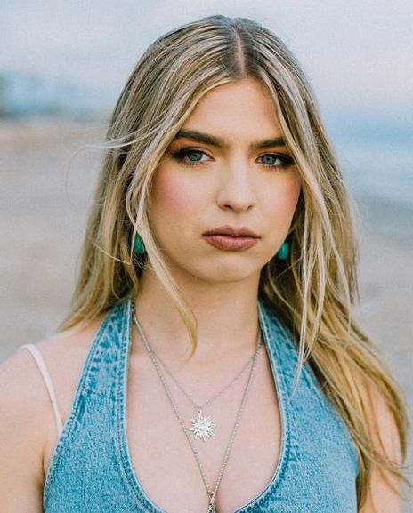 Naomi Voigt Headshot