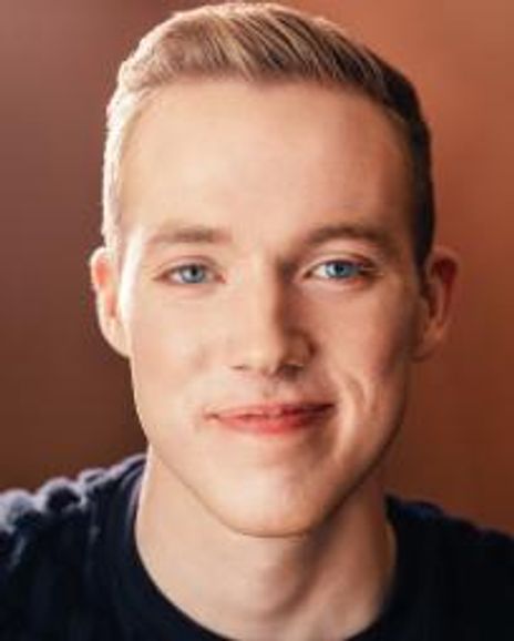 Joshua Keen Headshot