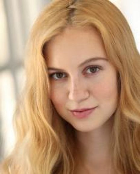 Raina Silver Headshot