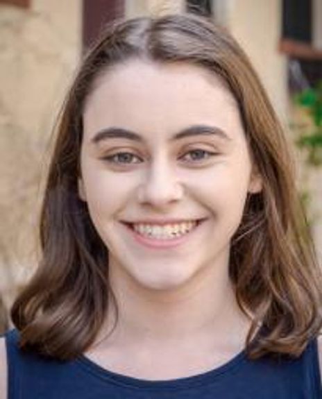 Chloe Geller Headshot