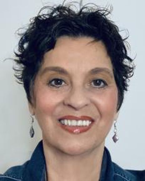 Elizabeth Elias Huffman Headshot