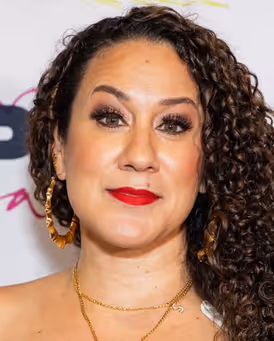 Susan Oliveras Headshot