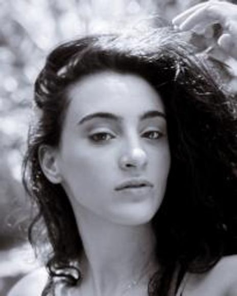 Coral Mizrachi Headshot