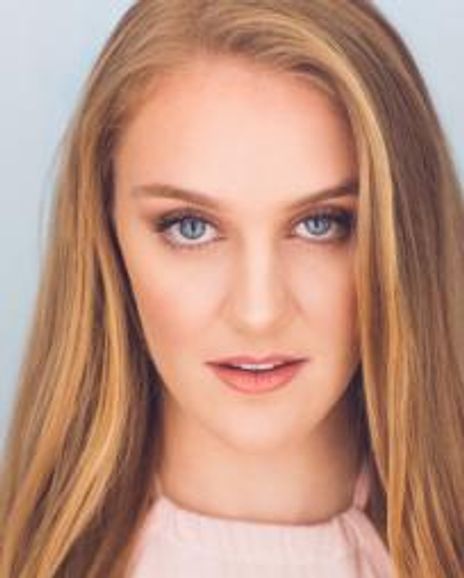 Allie Seibold Headshot
