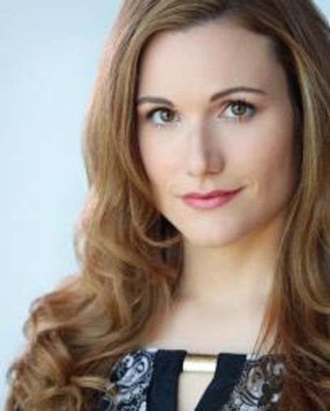 Dionna Veremis Headshot