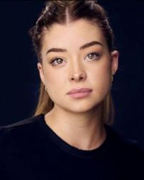 Hayley Carter Headshot