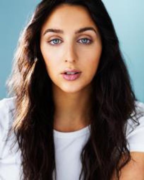 Madeline Hudelson Headshot