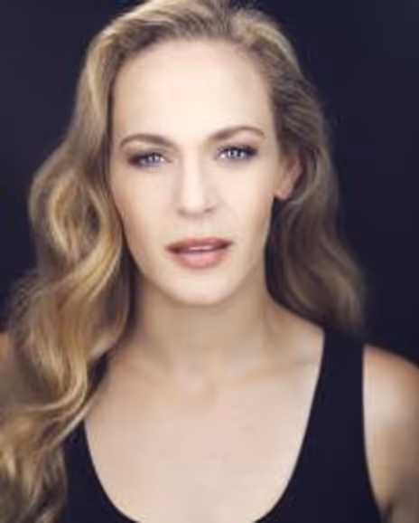 Rebecca Swislow Headshot