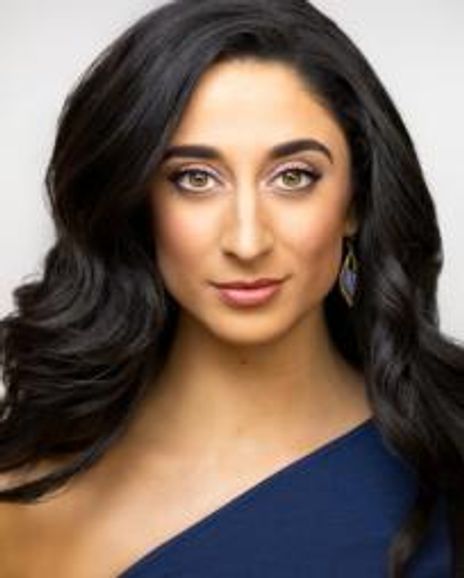 Alyssa Anani Headshot