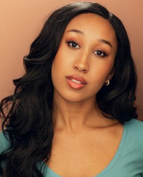 Elise Frances Daniells Headshot