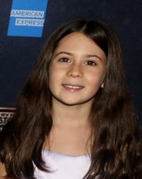 Pearl Scarlett Gold Headshot