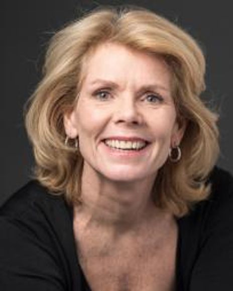 Claire Schoonover Headshot