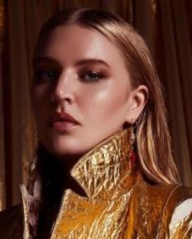 Rebecca Lucy Taylor Headshot