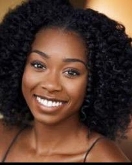 Rachel Webb Headshot