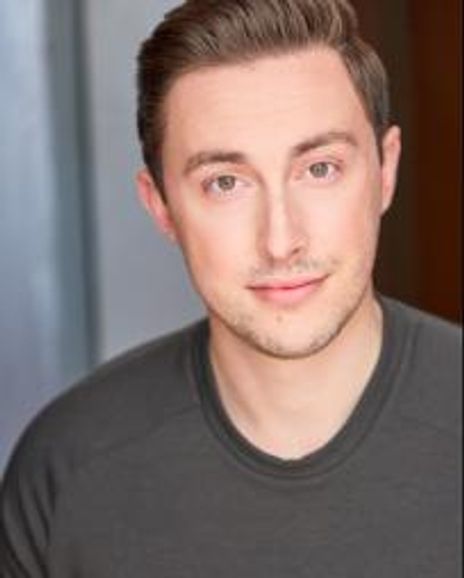 Andrew MacNaughton Headshot