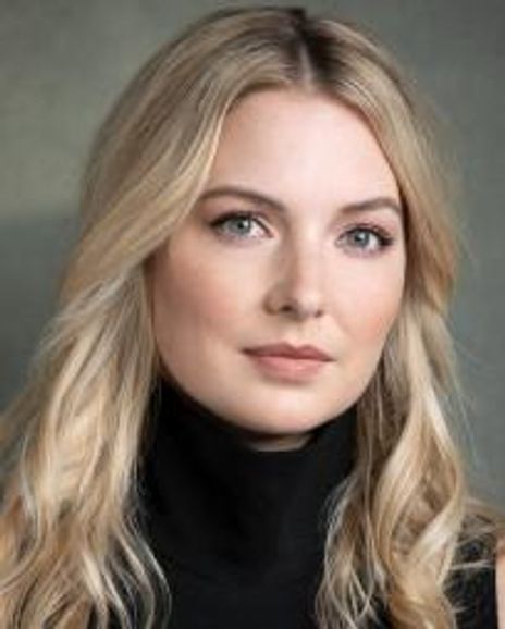 Hilary Wirachowsky Headshot