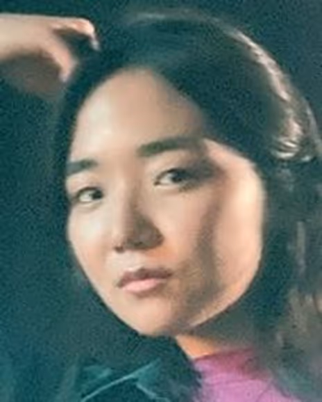 Claire Kwon Headshot