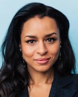 Sarah Cooper Headshot