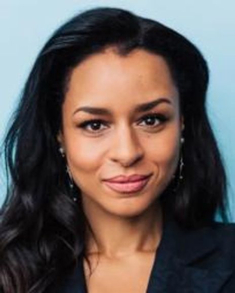 Sarah Cooper Headshot