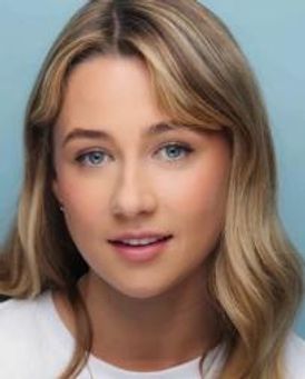 Lucy Freyer Headshot