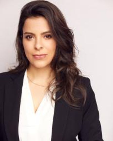 Paula Rebelo Headshot