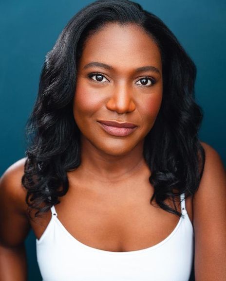 Ricki Lynée  Headshot