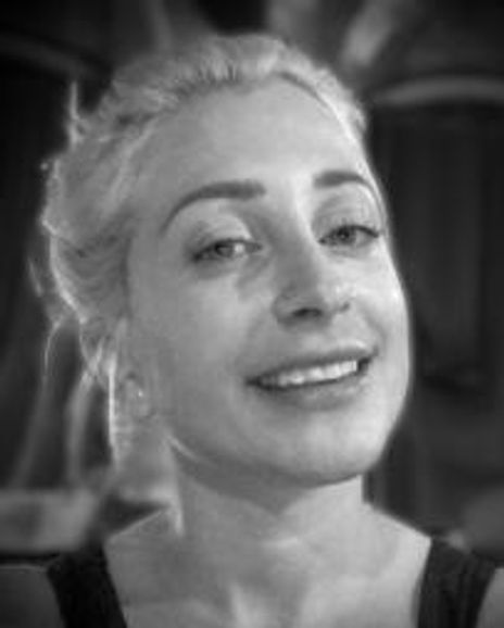 Lauren Sullivan Headshot