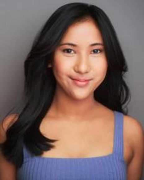 Bella Villanueva Headshot