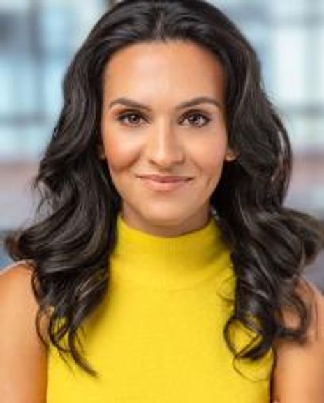 Neagheen Homaifar Headshot