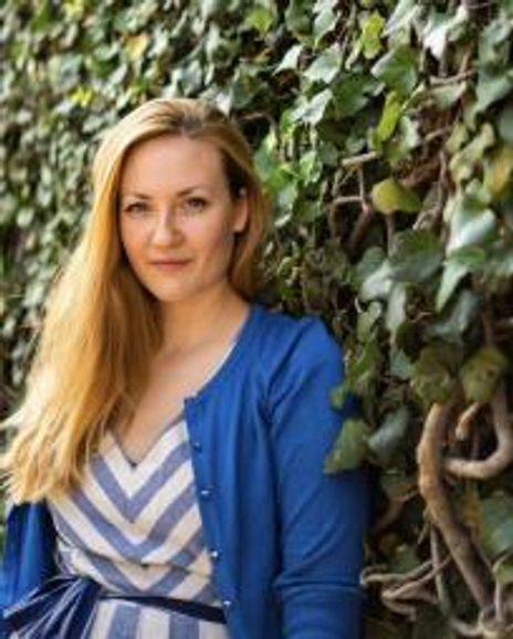 Jasmine Roth Headshot