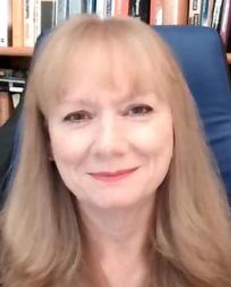 Teresa Stirling Forsyth Headshot