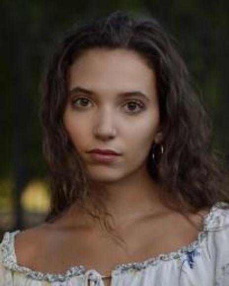 Lauren Maria Medina Headshot