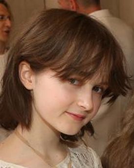 Emma Safiyah Haeri Headshot