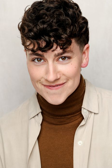 Laura Leo Kelly Headshot
