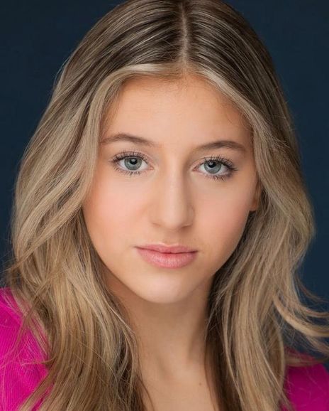 Julia Gordon Headshot